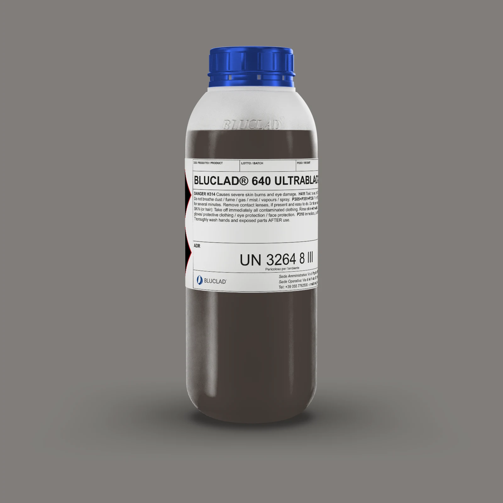 Flacone BLUCLAD® 640 ULTRABLACK su sfondo nel colore del deposito