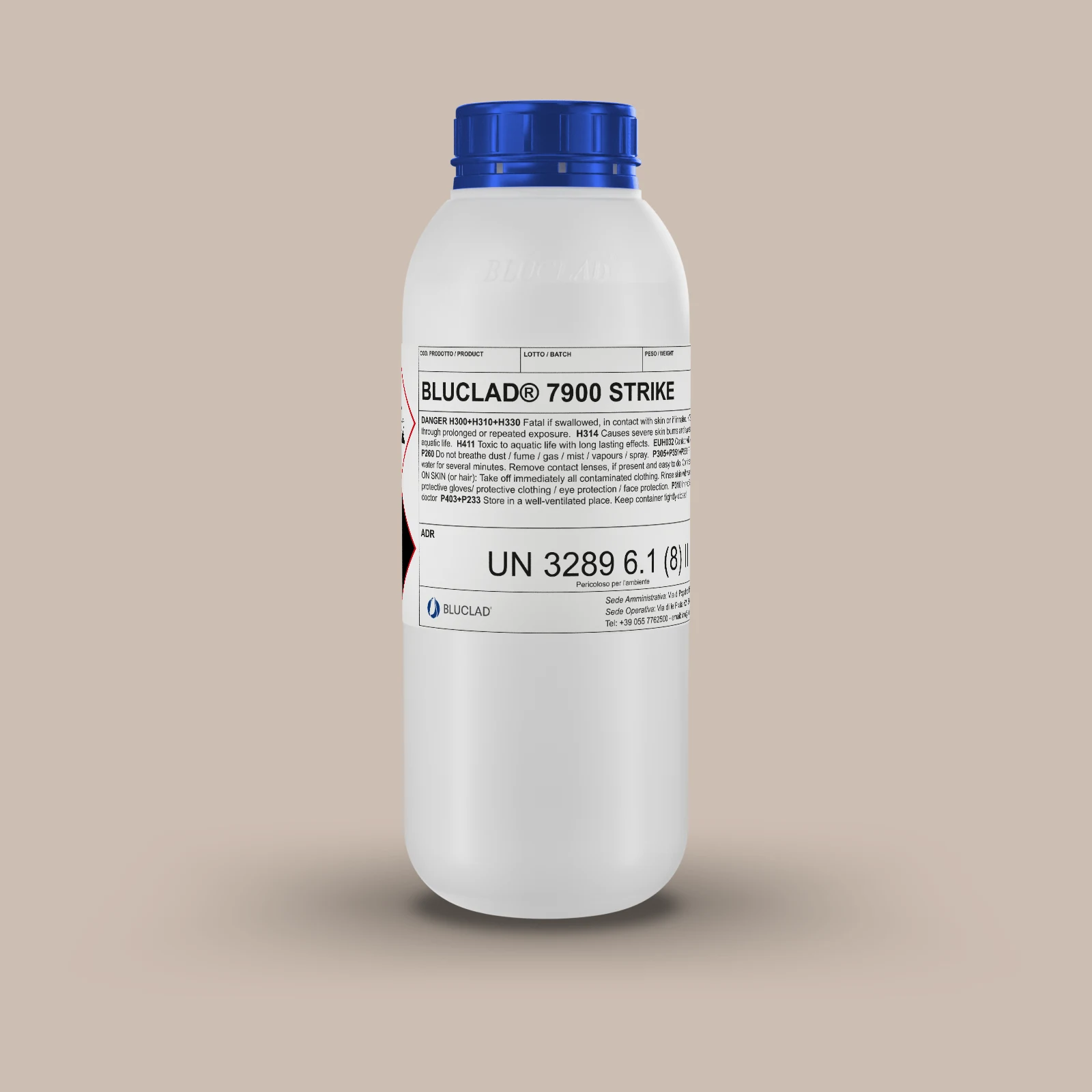 BLUCLAD® 7900 STRIKE bottle on a background in the colour of the deposit