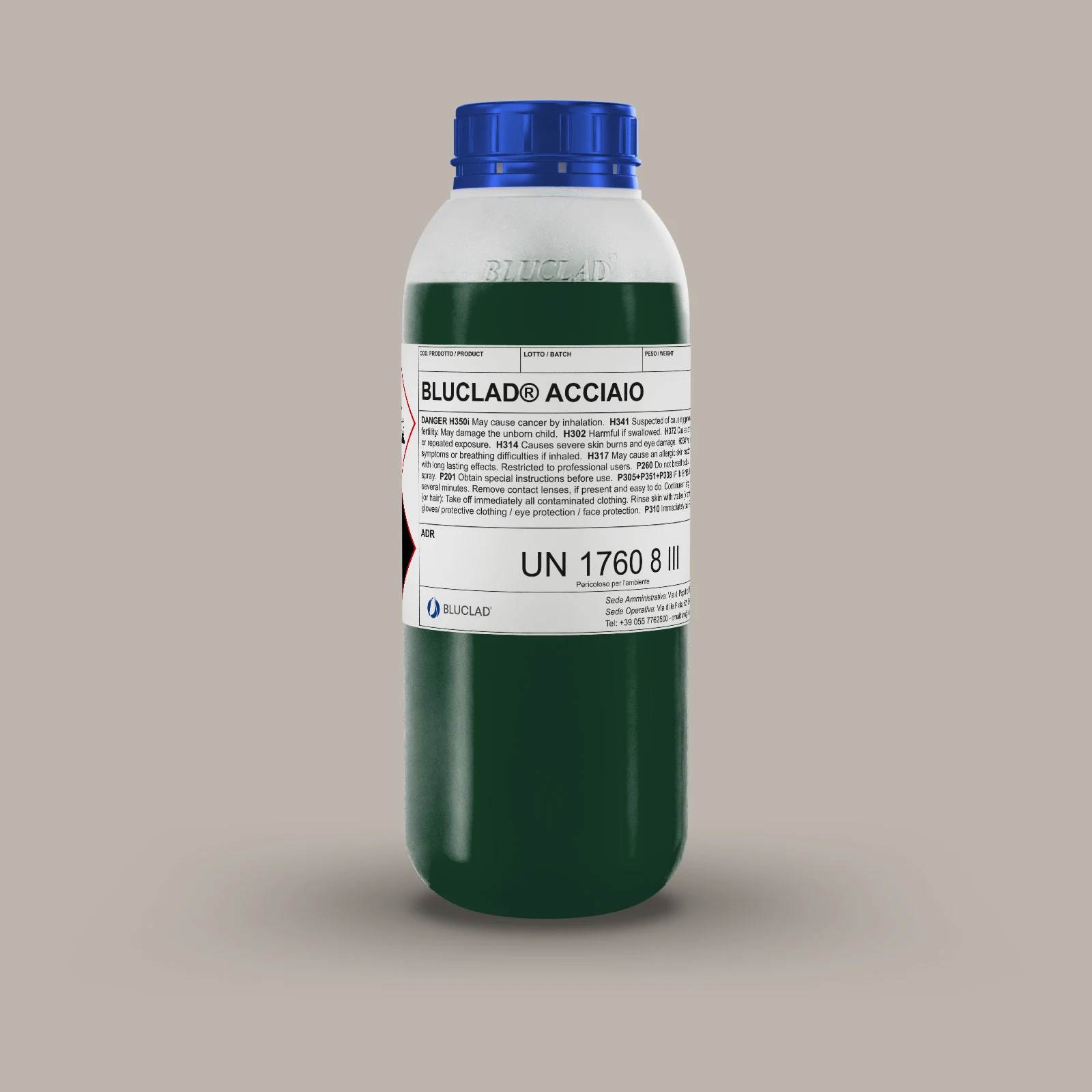 BLUCLAD® ACCIAIO bottle on a background in the colour of the deposit
