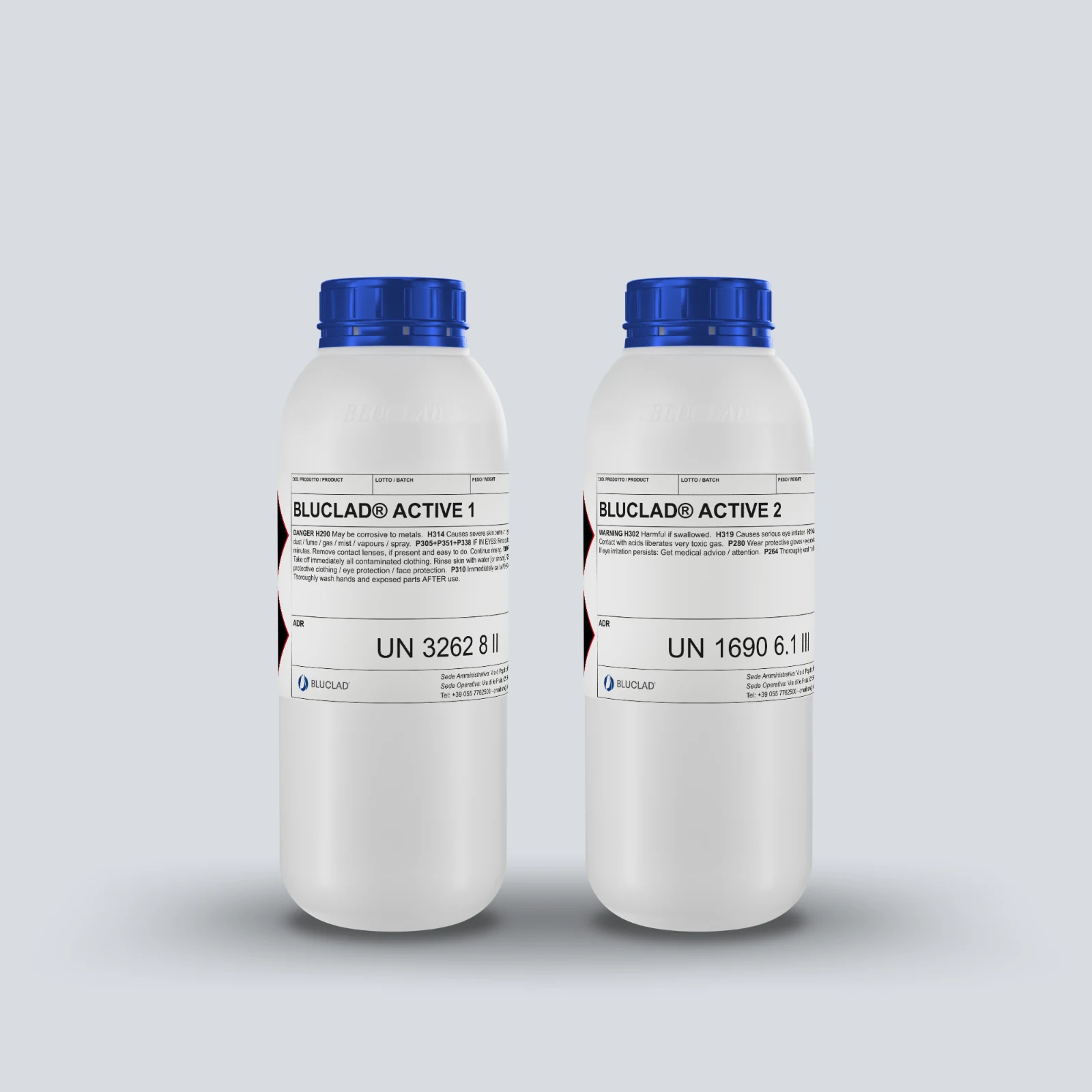Flacone BLUCLAD® ACTIVE su sfondo nel colore del deposito