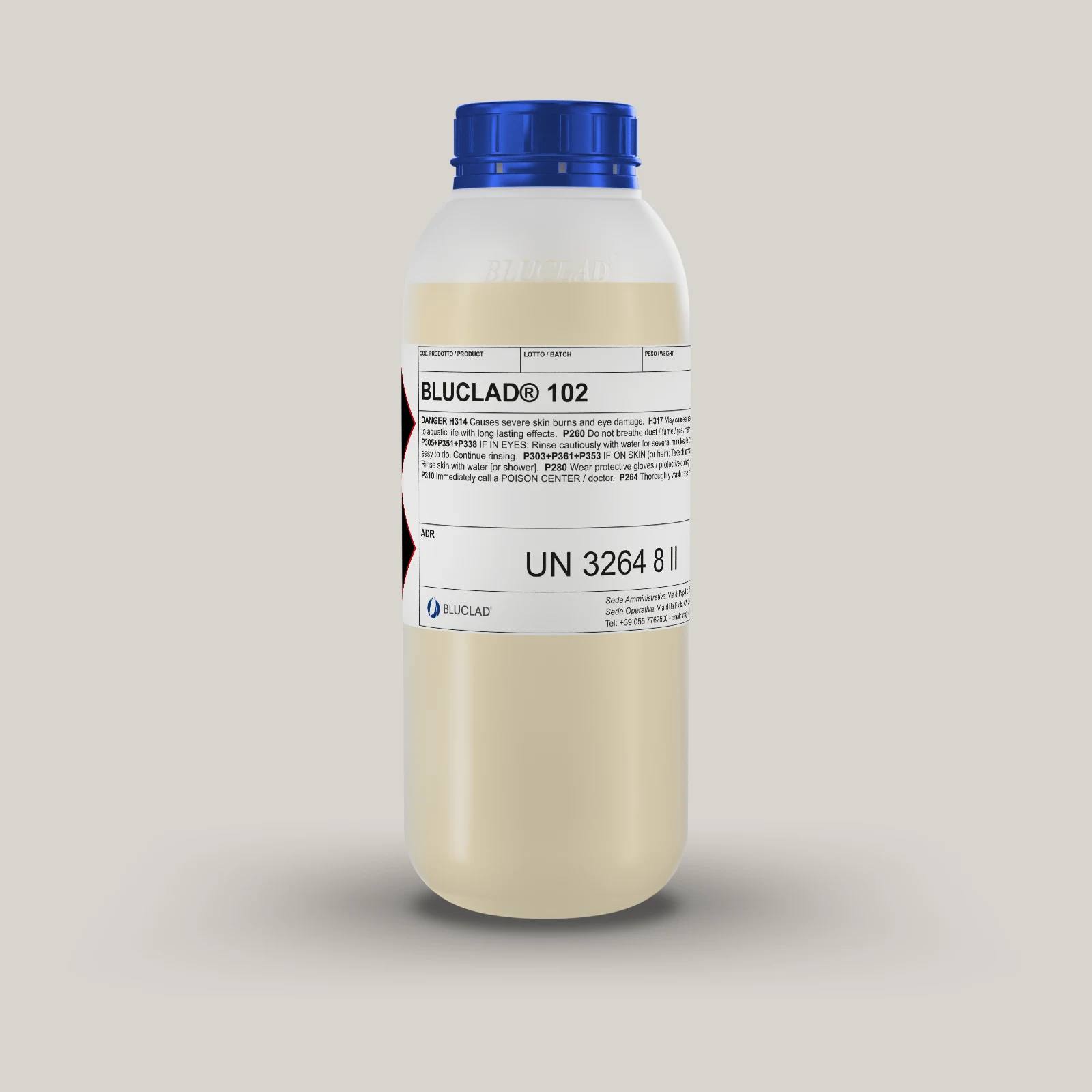 Flacone BLUCLAD® 102 su sfondo nel colore del deposito
