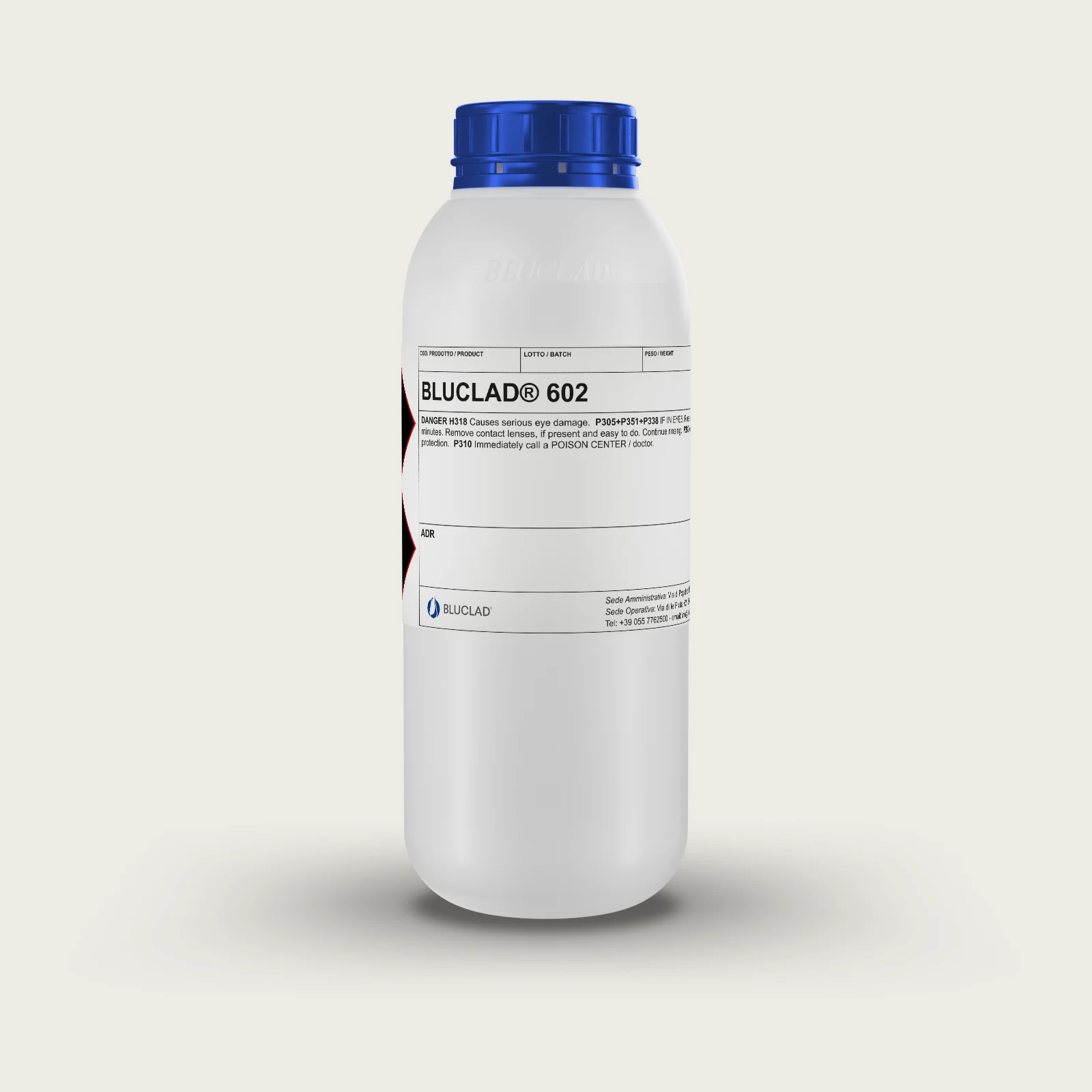Flacone BLUCLAD® 602 su sfondo nel colore del deposito