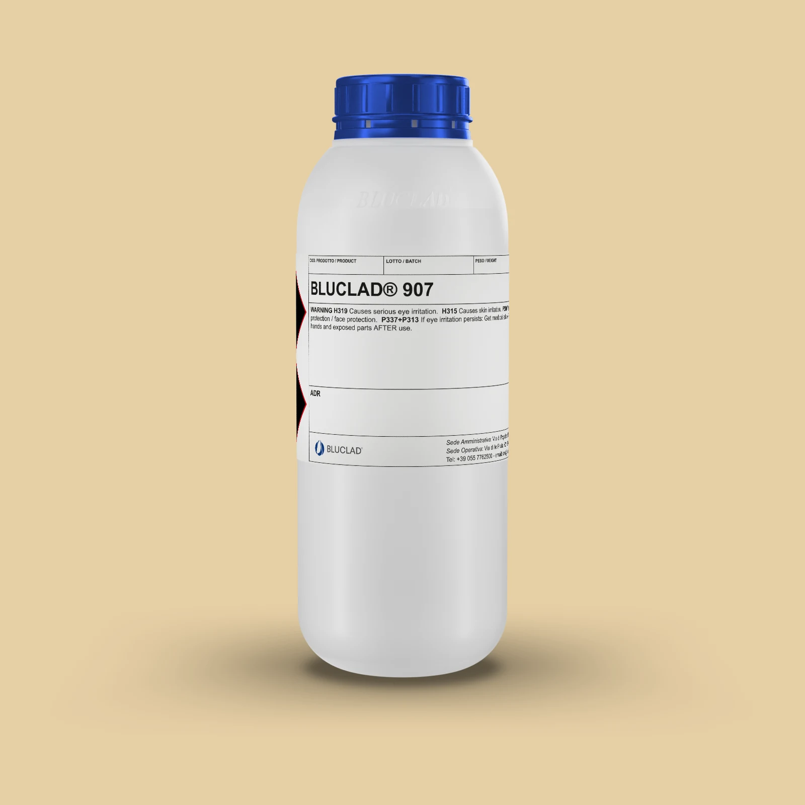 Flacone BLUCLAD® 907 su sfondo nel colore del deposito