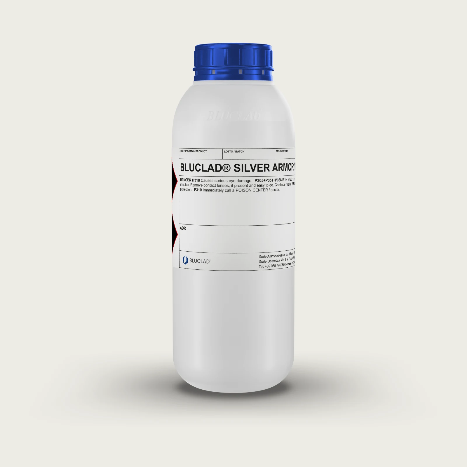 Flacone BLUCLAD® Silver Armor su sfondo nel colore del deposito